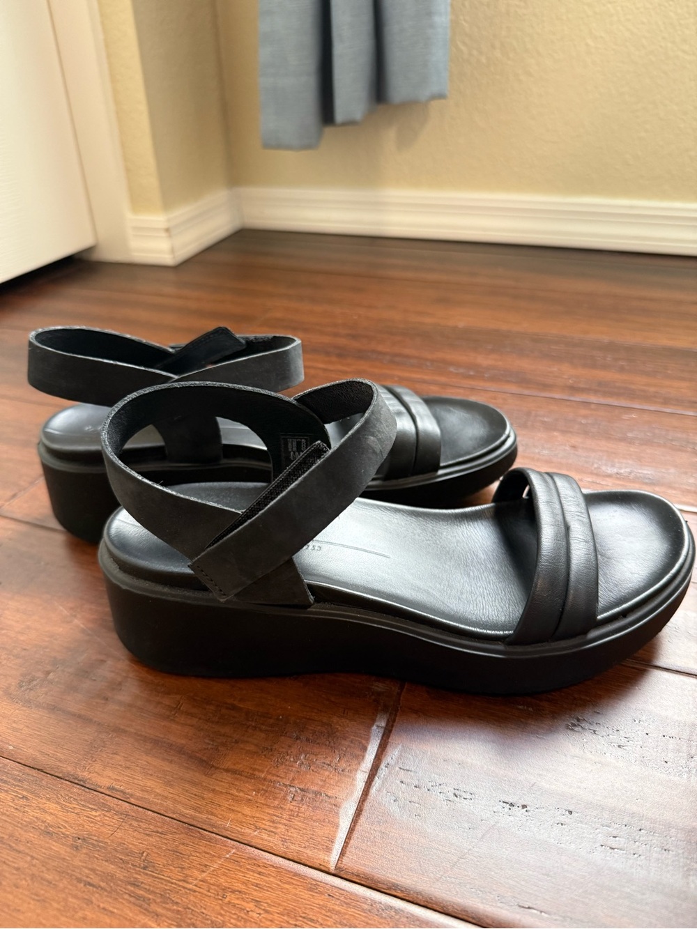 ECCO Black Platform Sandal with Crisscross Ankle Strap